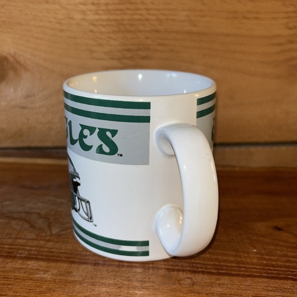 Classic Philadelphia Eagles Team Mug. 8 oz - Picture 3 of 6